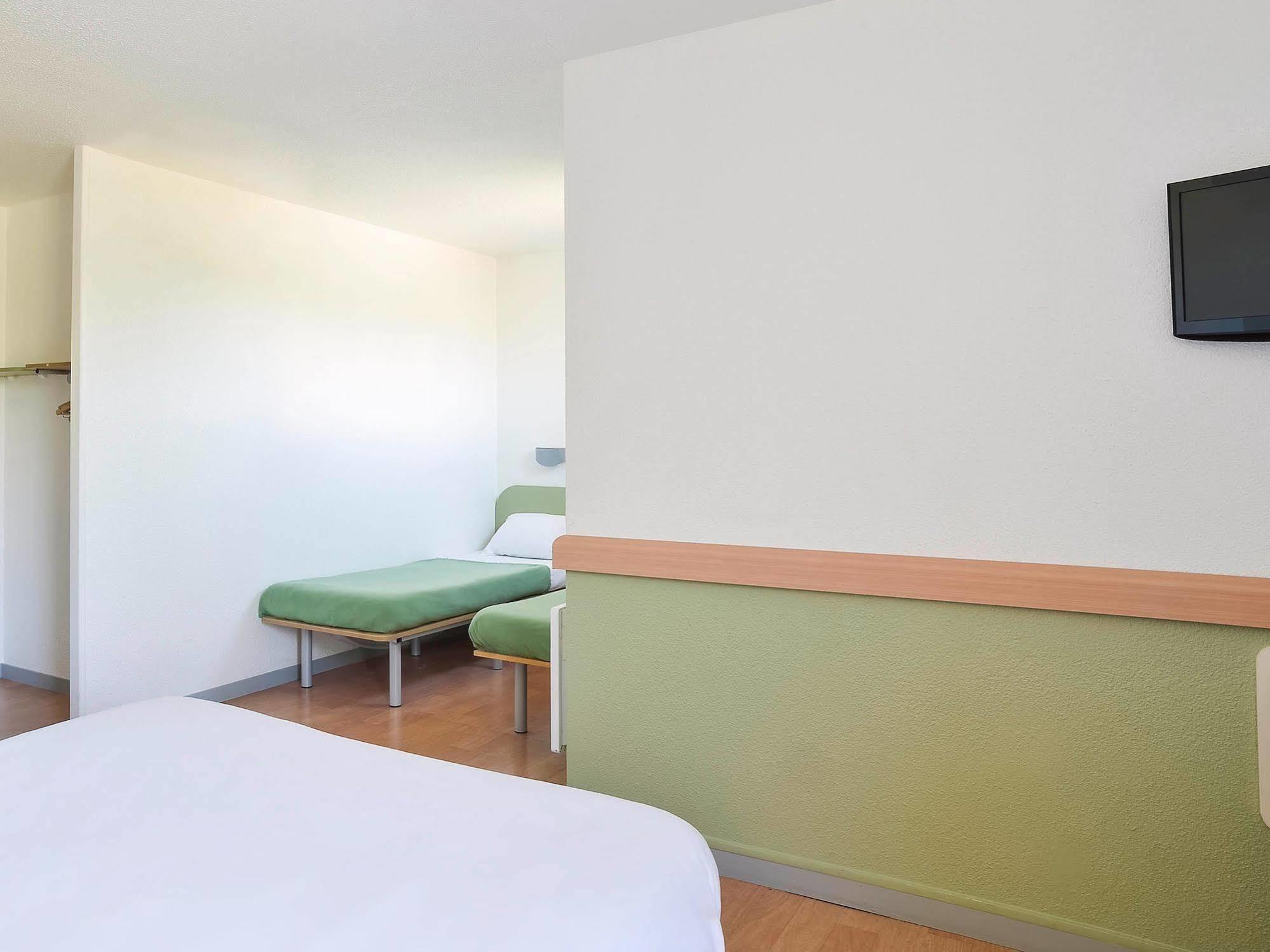 Hotel Ibis Budget Lyon Sud Saint-Fons A7 ภายนอก รูปภาพ